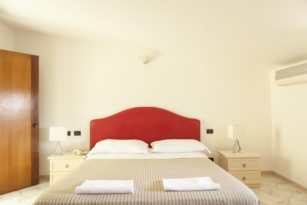 Hotel Villa Pirotta Sannicandro di Bari Buitenkant foto